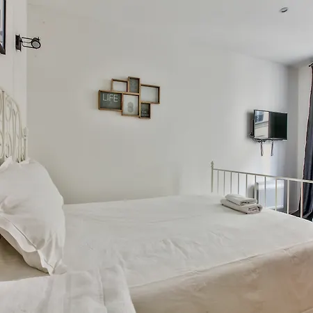 17 Luxury Parisien Flat Montorgueil 2 *